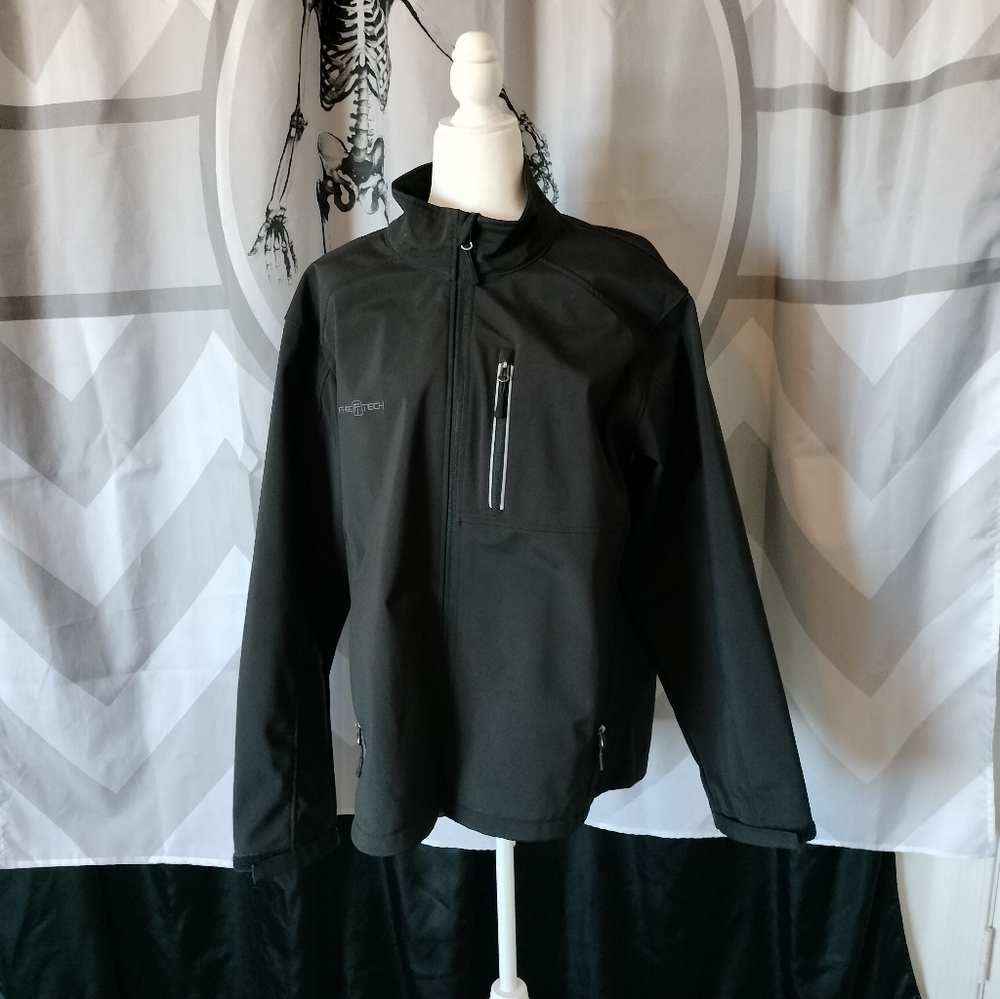 Free Tech Large jacket